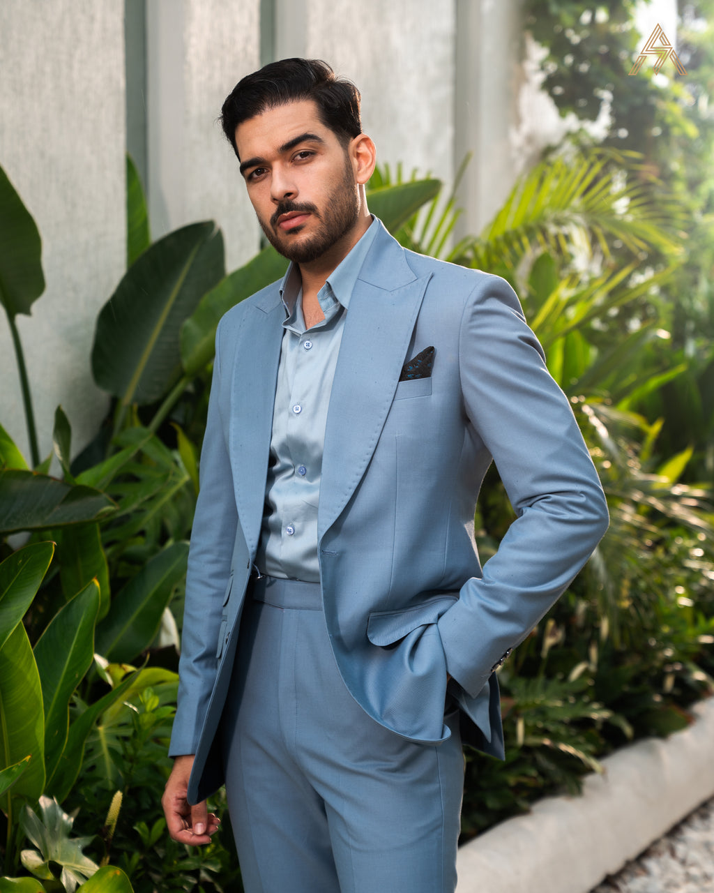 Light Blue Single-Breasted Suit
