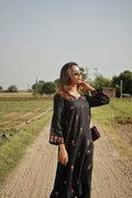 Gul Noir Linen Kurta Set
